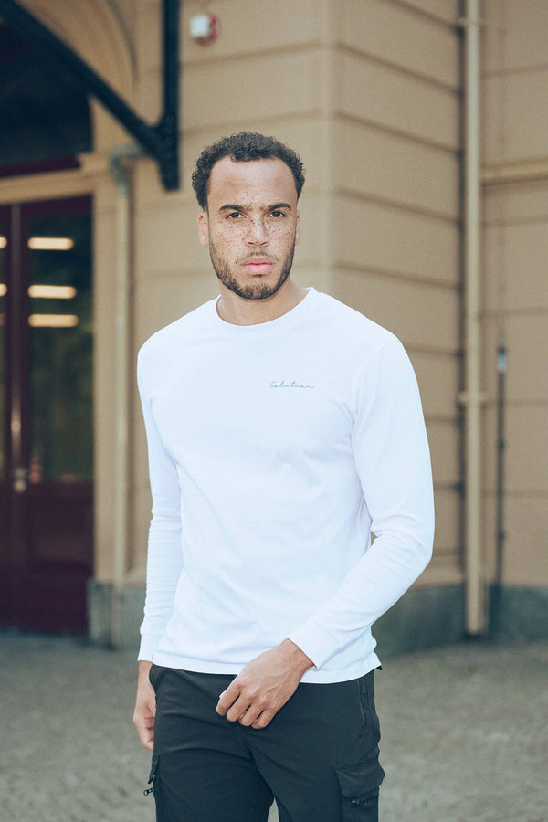 Essential Longsleeve T-Shirt White